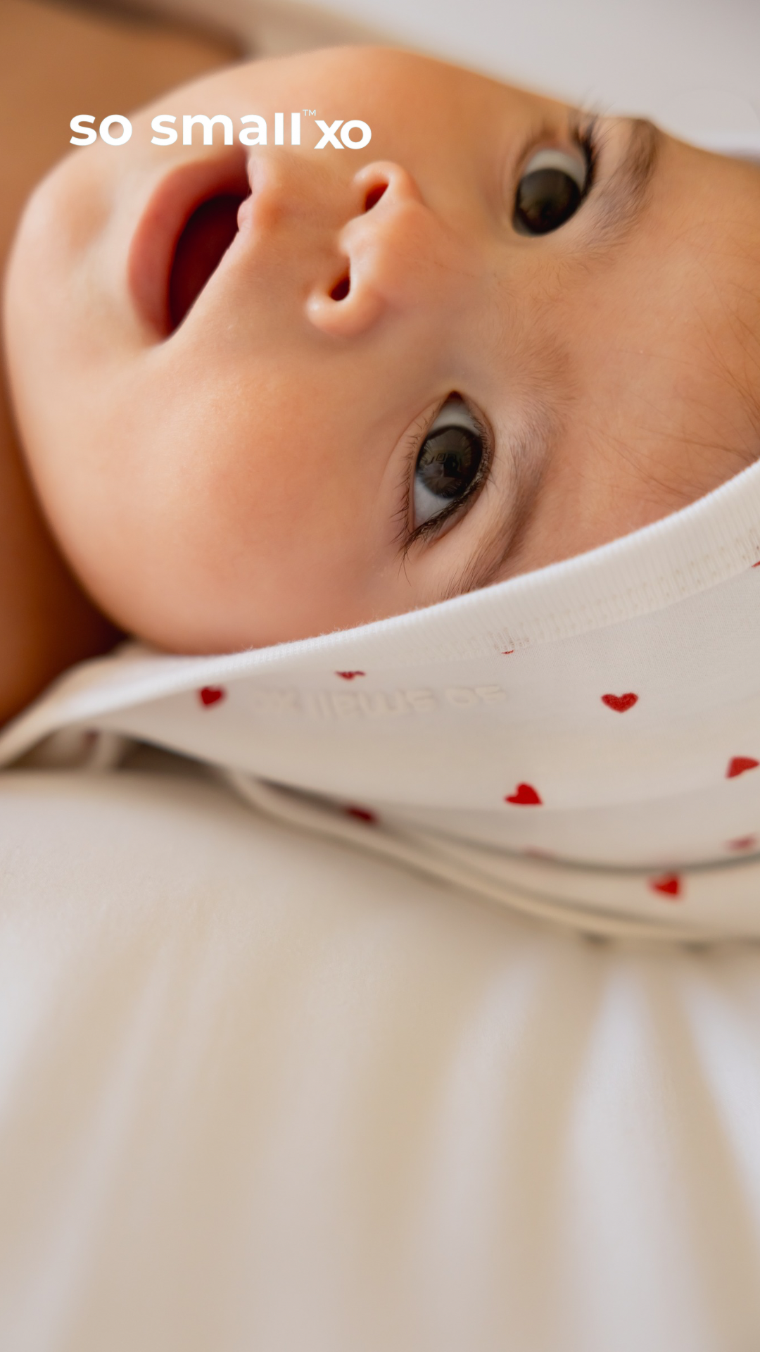 so small xo Hooded Towel- Tiny Hearts