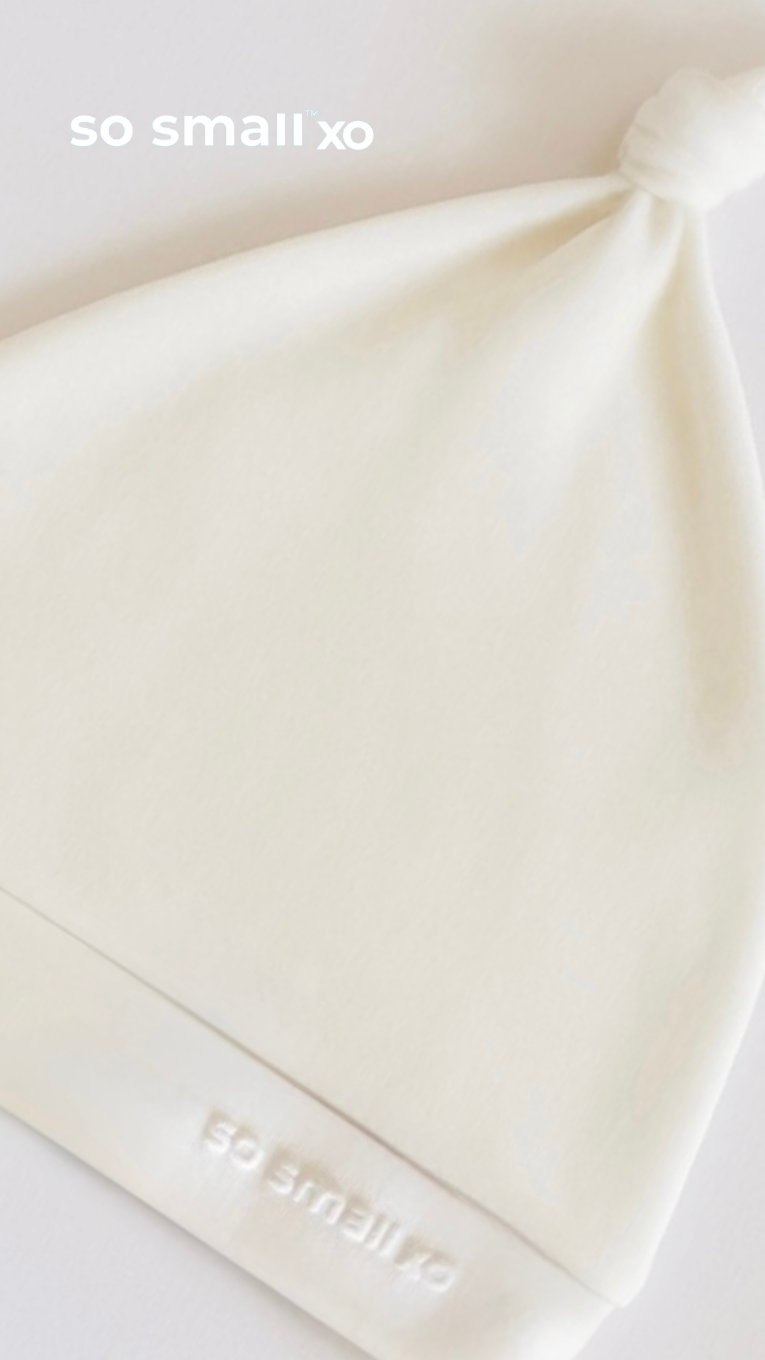 so small xo Knotted Beanie- Off White