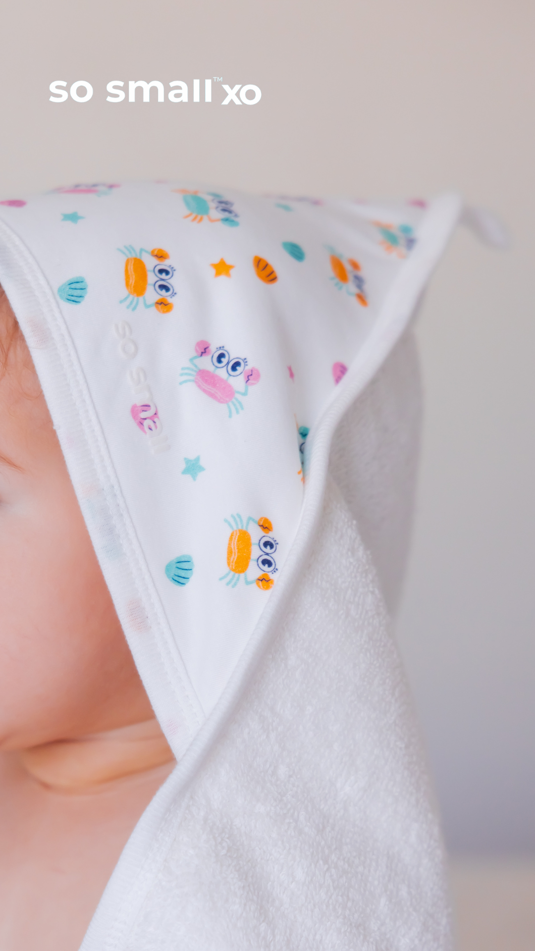 so small xo Hooded Bath Towel- Friends of the Sea