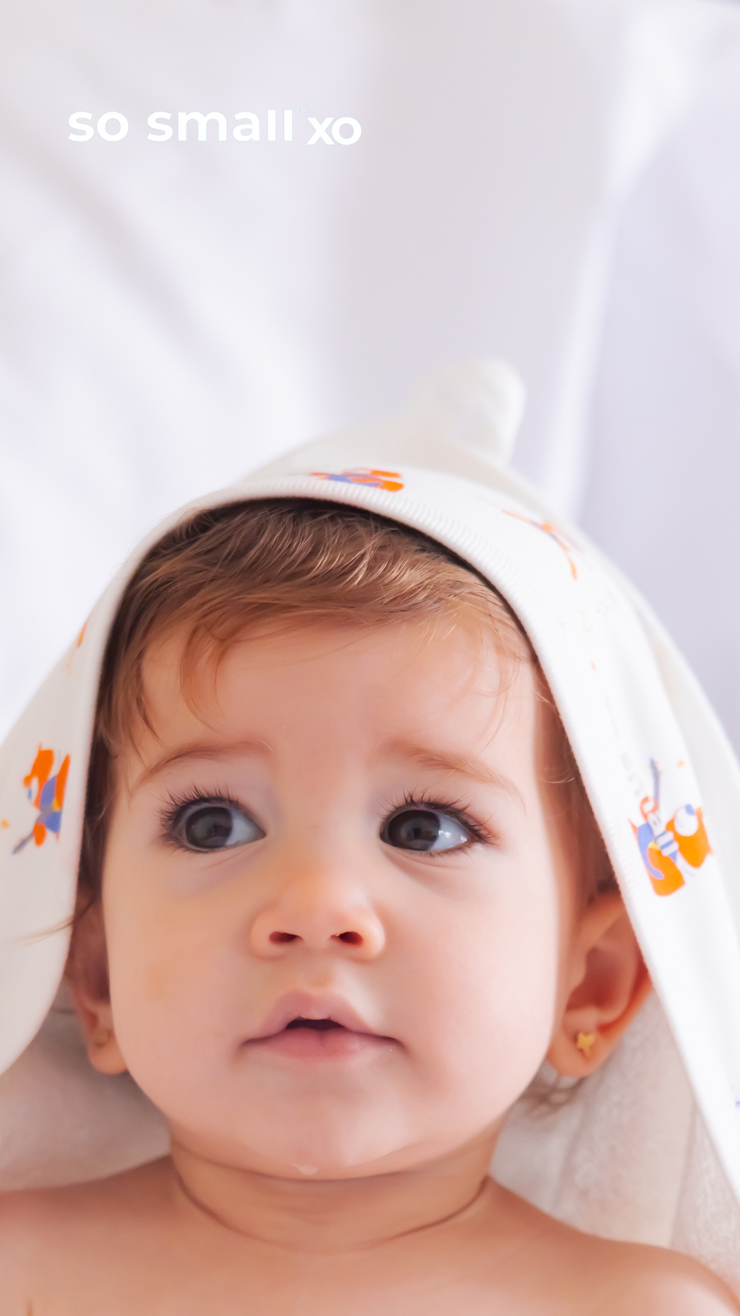 so small xo Hooded Bath Towel- Dance with Me