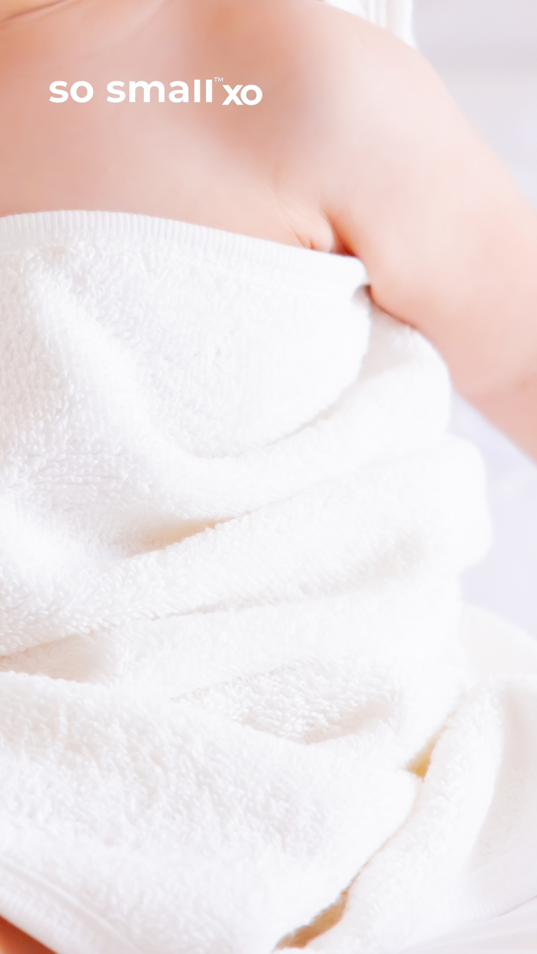 so small xo Hooded Bath Towel- Happy Roars