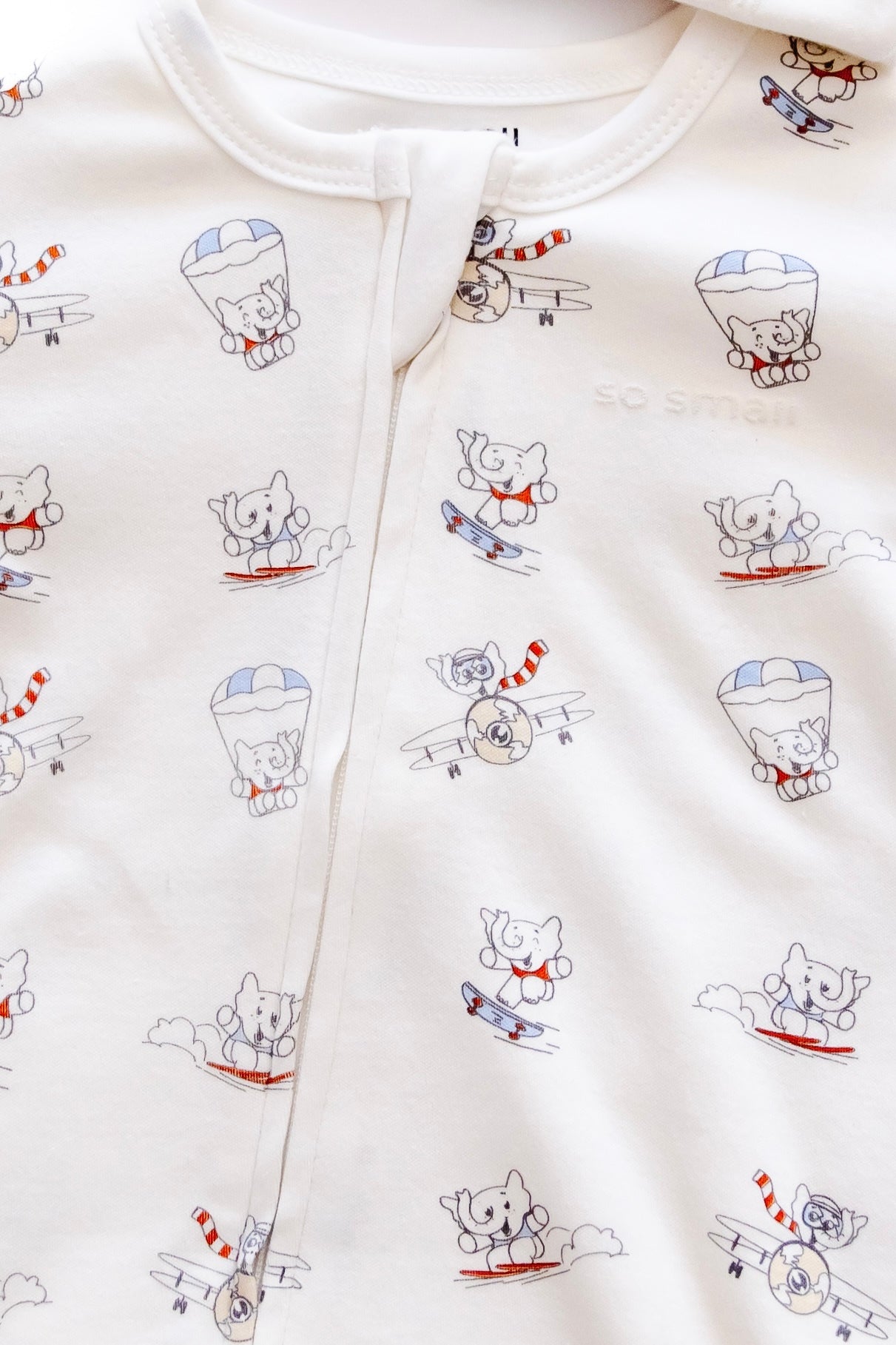 so small Organic Zipper Footie-Feeling Light Like an Elephant