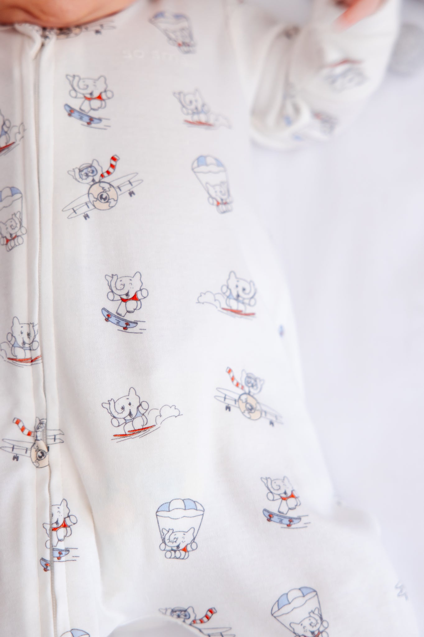 so small Organic Zipper Footie-Feeling Light Like an Elephant