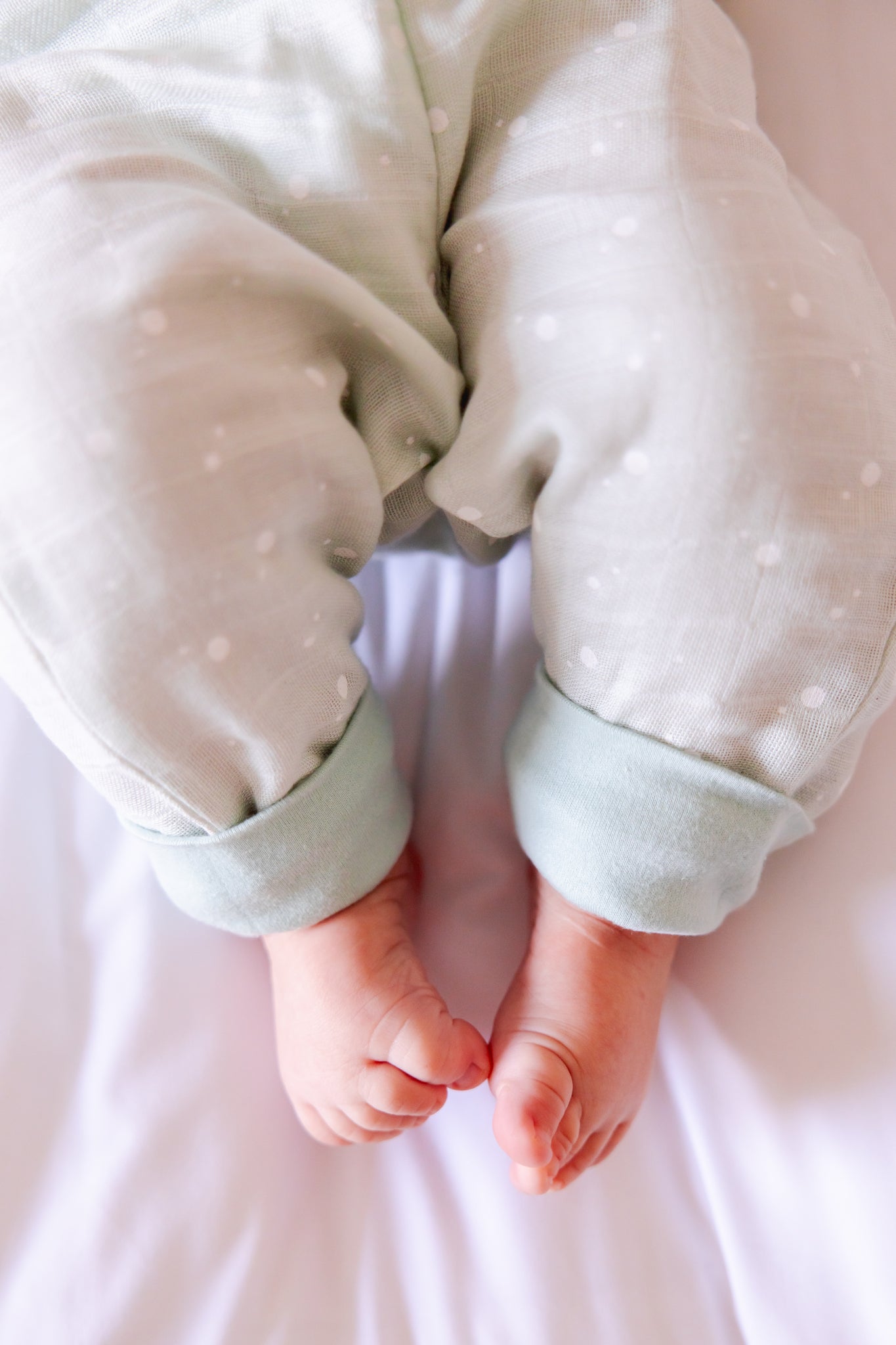 so small Organic Woven Muslin Two-Piece Set- Mint & Milk