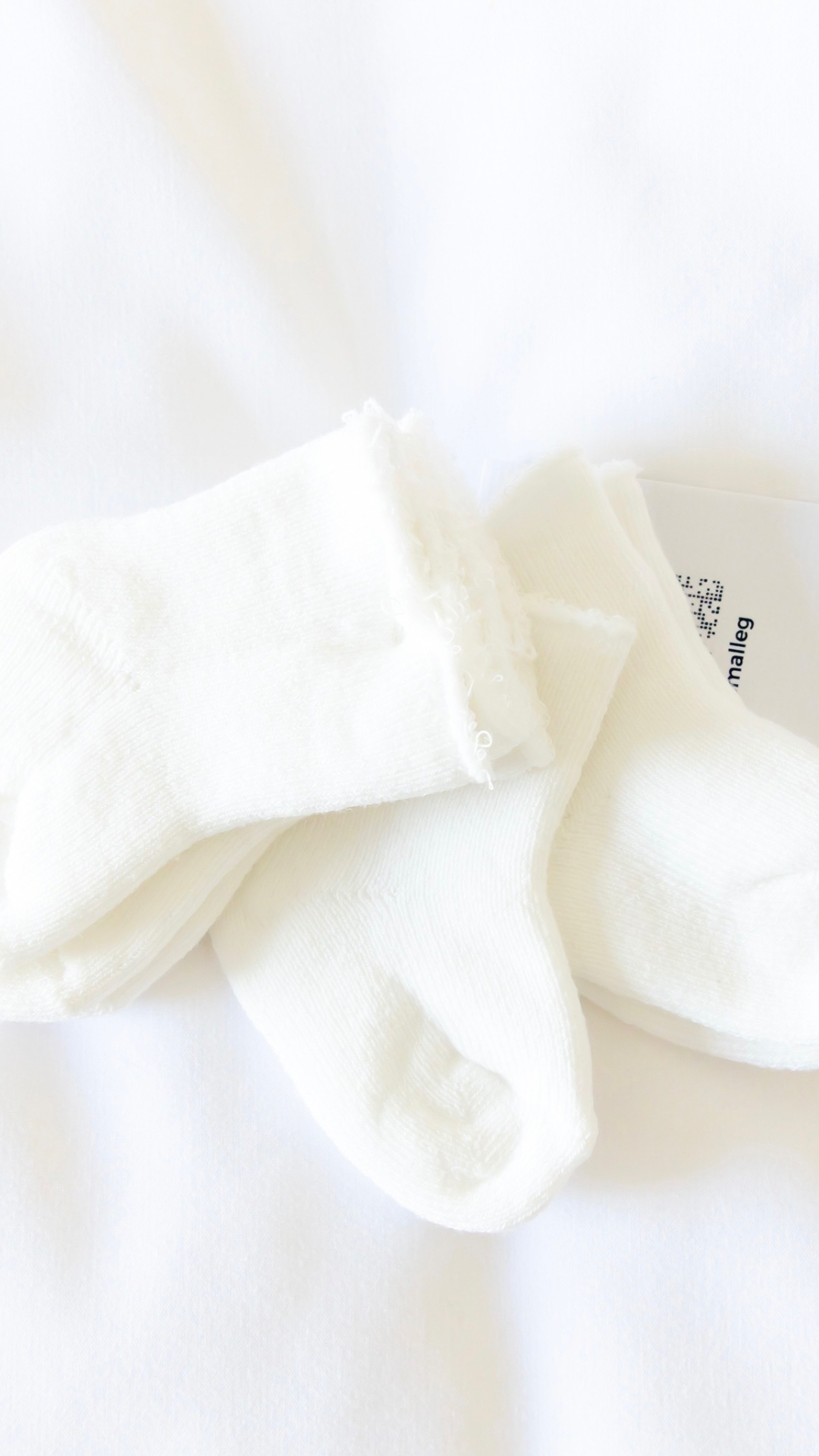 so small Organic Knitted Baby Socks- Pack of 3 White Pairs