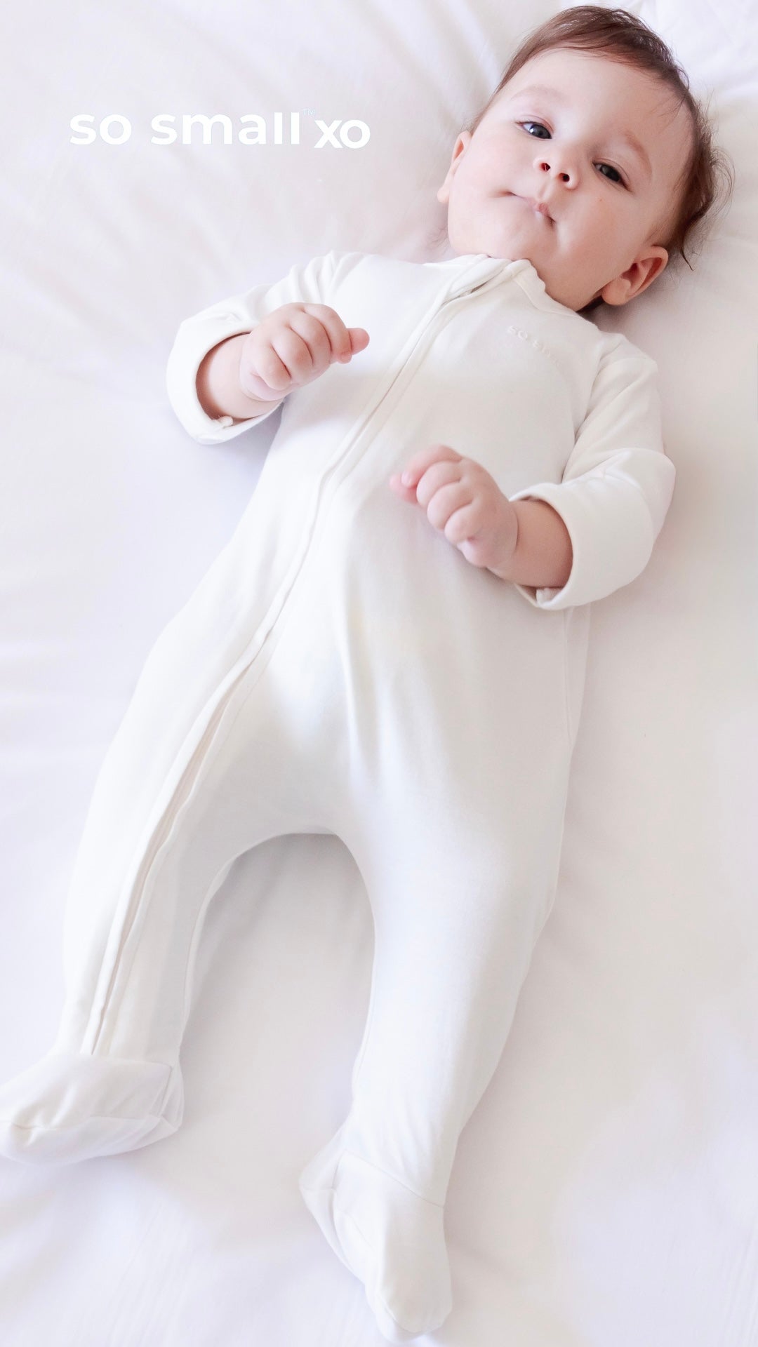 so small xo Zipper Footie - Off White