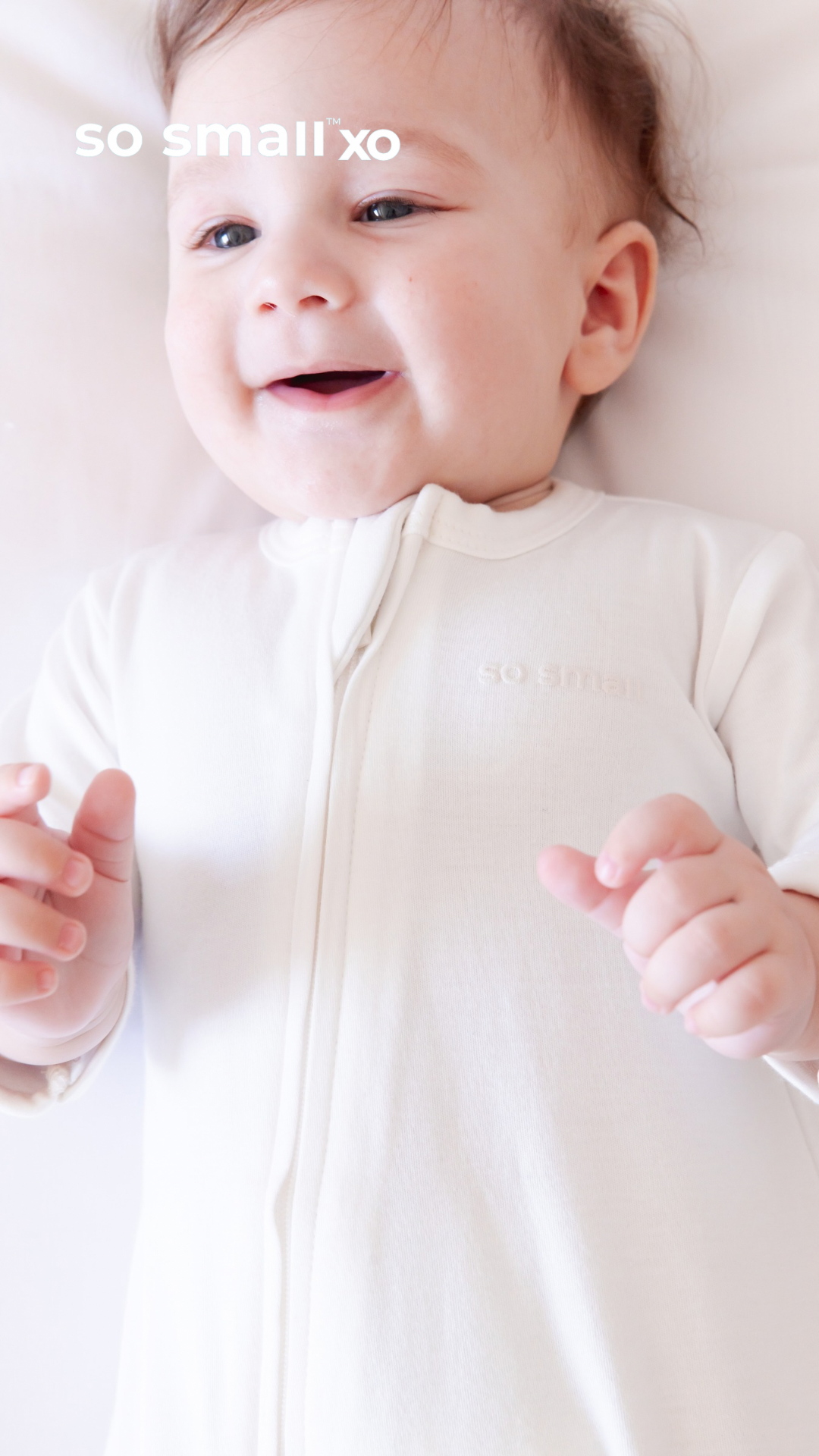 so small xo Zipper Footie - Off White