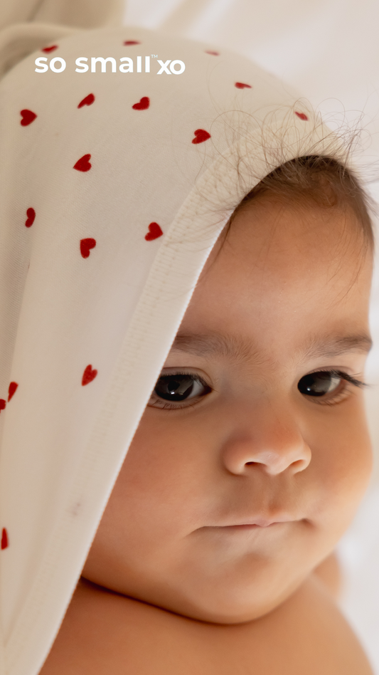 so small xo Hooded Towel- Tiny Hearts