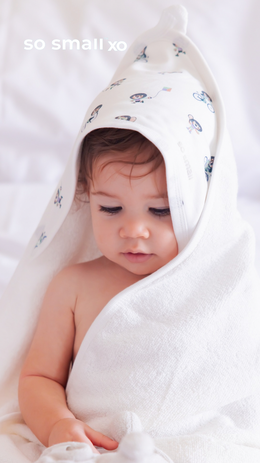 so small xo Hooded Bath Towel- Happy Roars