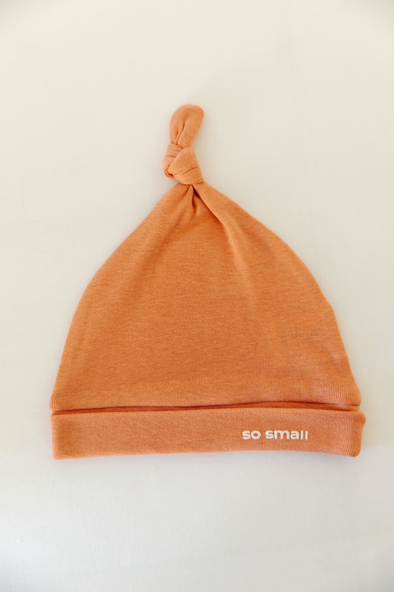 Organic Knotted Beanie- Peach & Cream