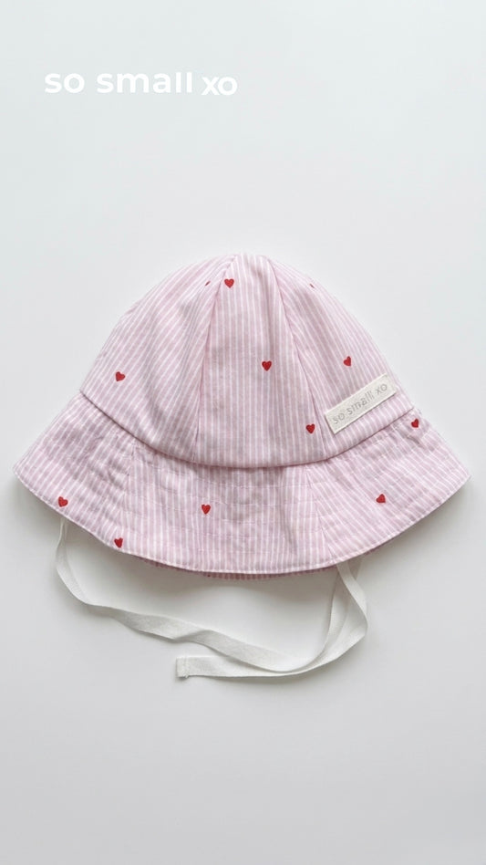 so small xo Sun Hat- Strawberry Mille-Feuille